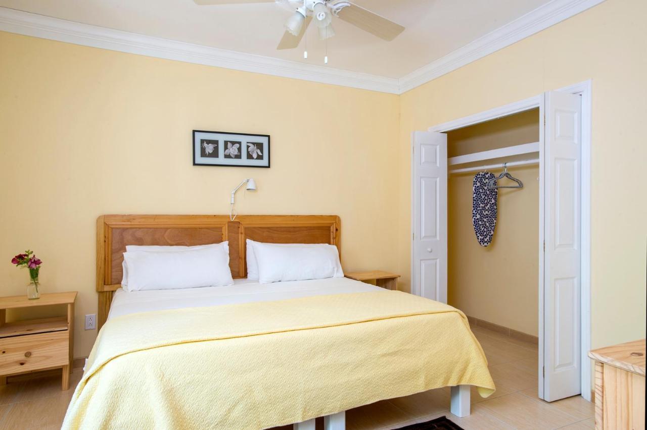 Sir Charles Guest House Palmetto Point Exterior foto