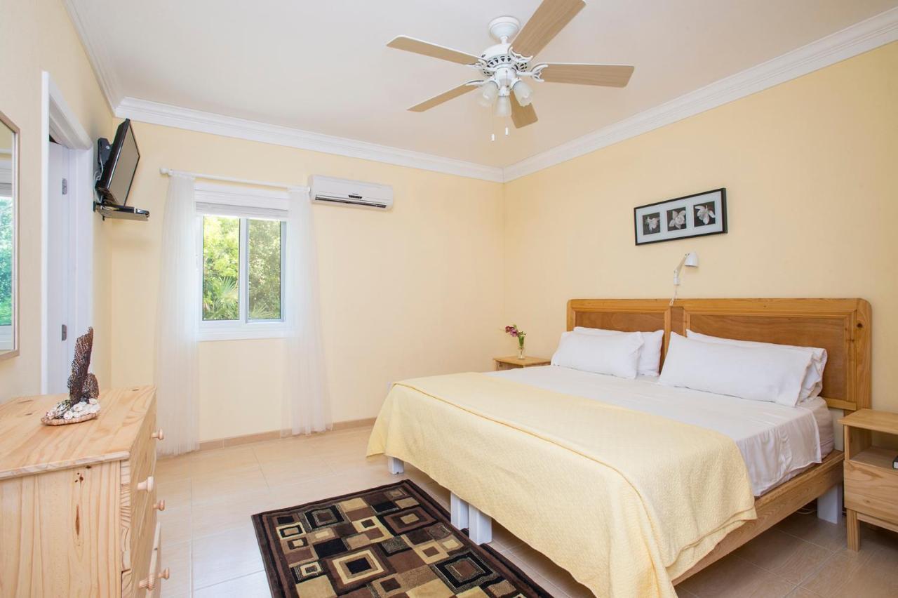Sir Charles Guest House Palmetto Point Exterior foto
