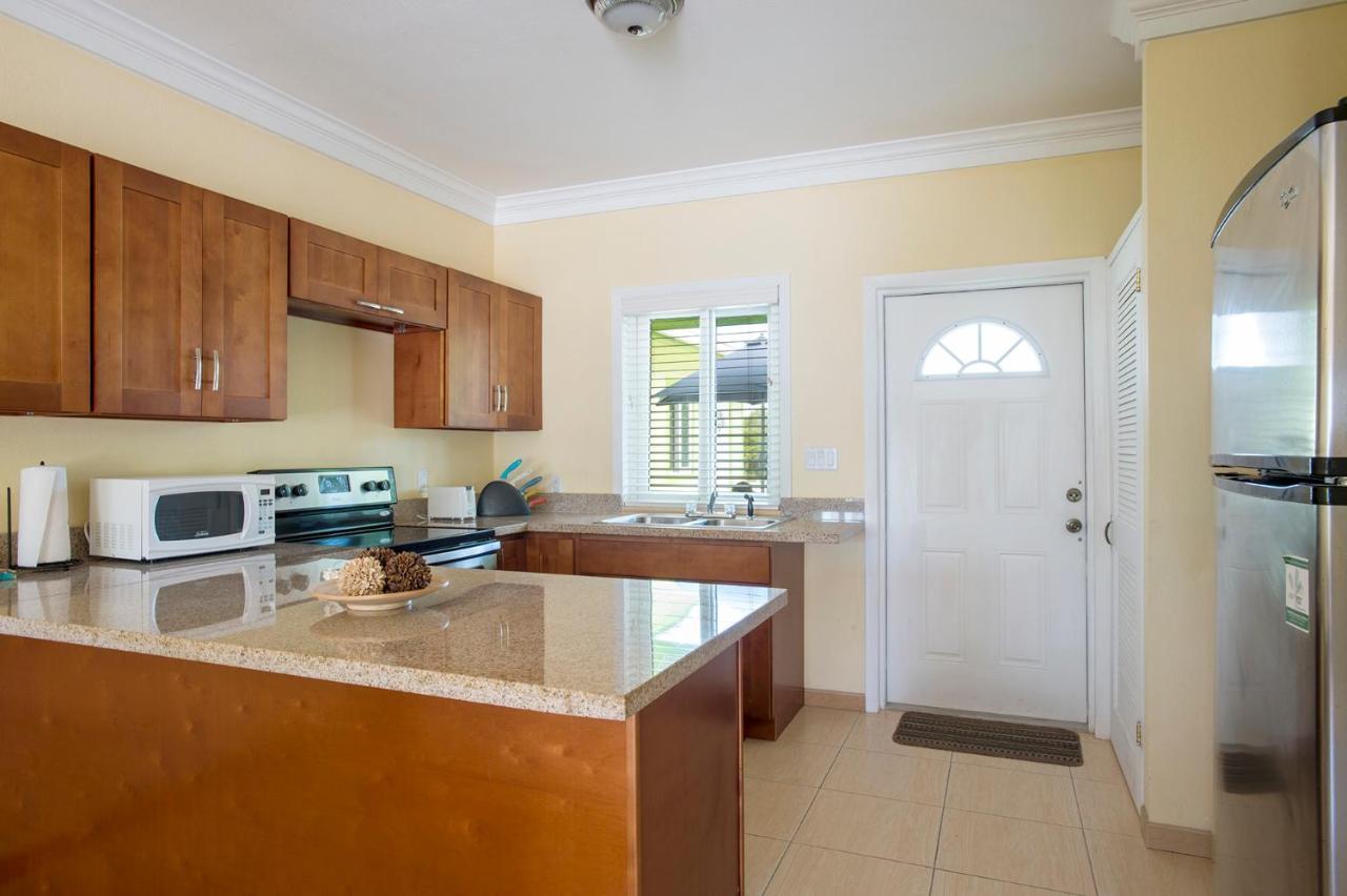 Sir Charles Guest House Palmetto Point Exterior foto