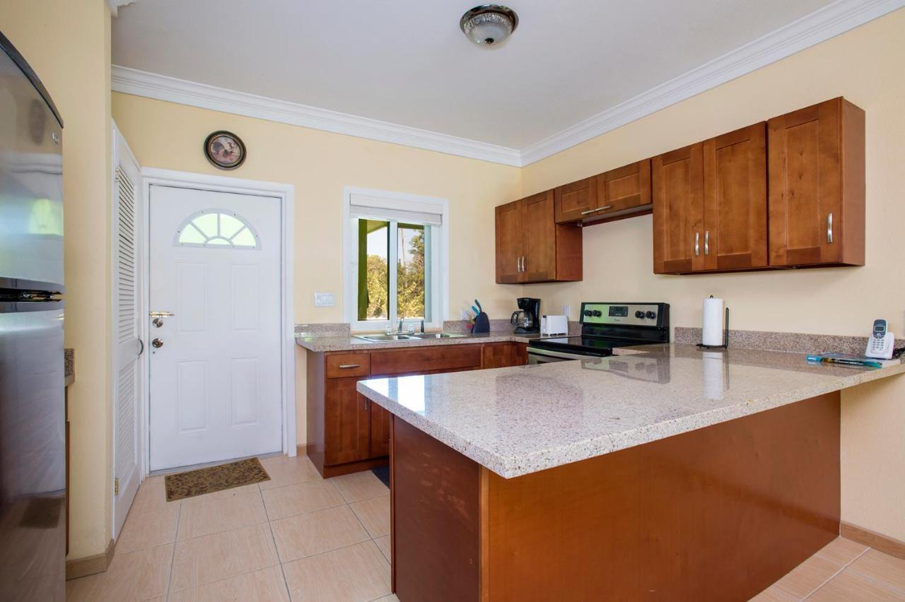 Sir Charles Guest House Palmetto Point Exterior foto
